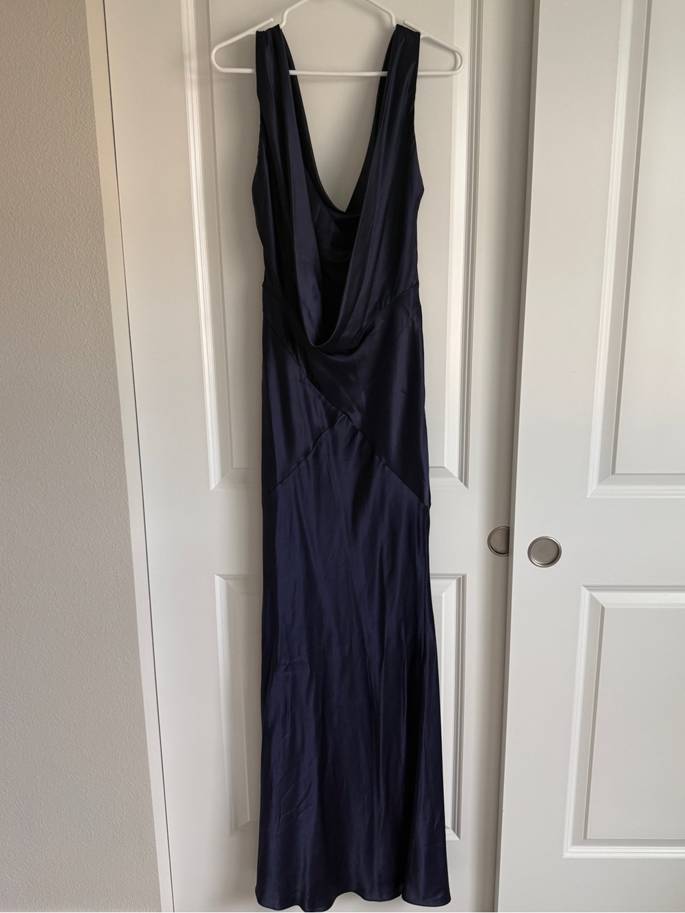 House of CB Dress Satin Cowl Neck Maxi Dress Wedding Evening - Picture 4 of 10